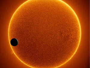 Přechod Merkuru přes Slunce budou moct lidé sledovat v budějckém planetáriu