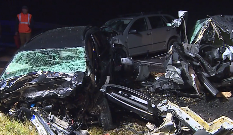 Černé pondělí na jihomoravských silnicích. Dvě večerní nehody znamenaly pět mrtvých cestujících