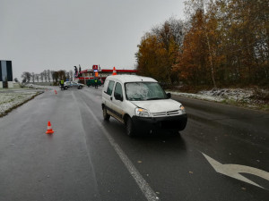 Auto v Milevsku srazilo chodce, cestou do nemocnice zemřel