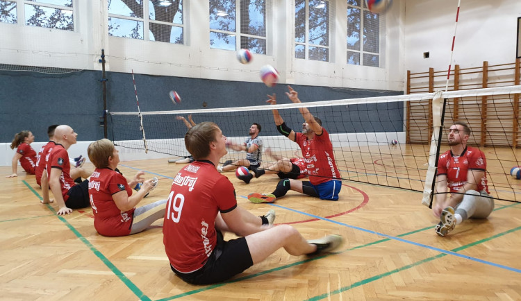 Sedící volejbalisté nově pod křídly Jihostroje