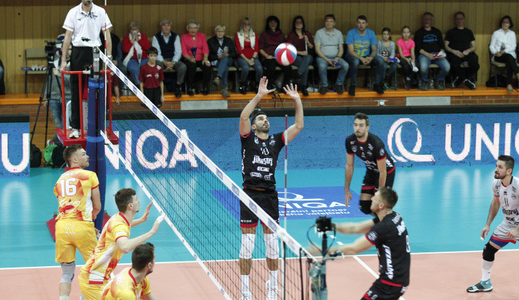 EAC05778-0BFE-4FF0-9B74-EBCDC613654A