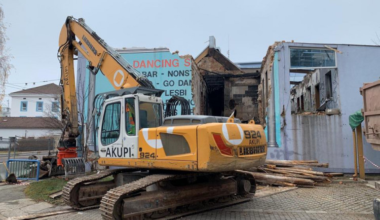 Demolice bývalého nevěstince