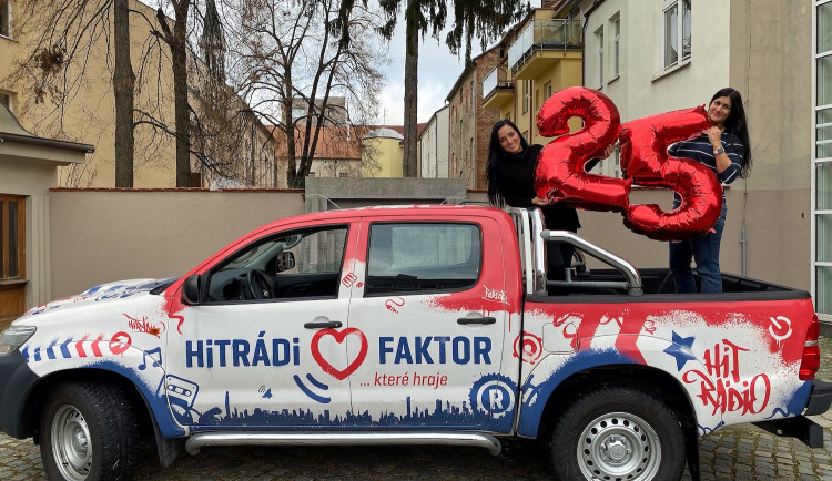 Hitrádio Faktor slaví a hledá posluchače se stejným datem narození
