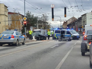 U nádraží komplikují provoz dvě dopravní nehody