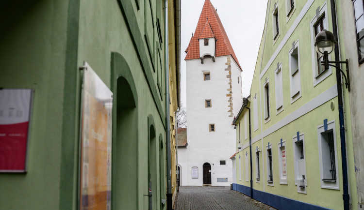 Rabenštejnská věž bude opevněna kreativitou. Pronájem získal spolek Umění ve městě