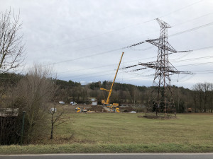 E.ON odstranil lávku u Zátaví. Plyn nově vede pod řekou