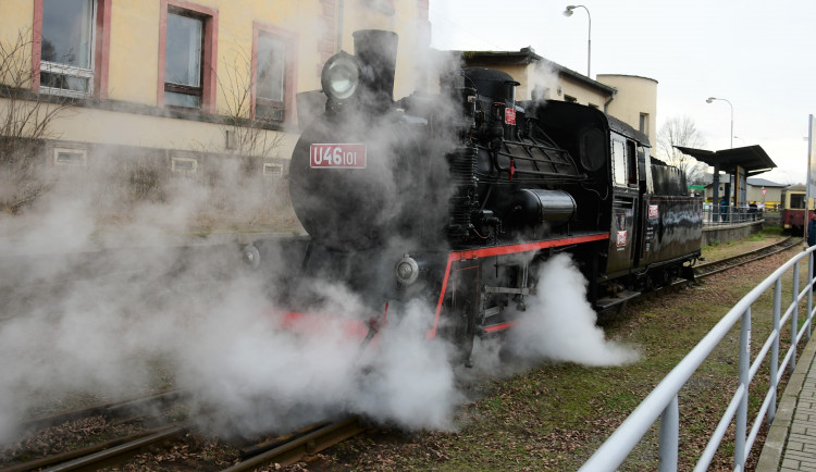 Jihočeský kraj uzavřel smlouvu na provoz úzkokolejky do roku 2024
