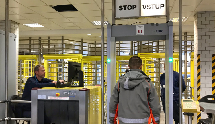 ČEZ posiluje bezpečnost svých jaderných elektráren. Jen v Temelín má nově více než osm stovek zaměstnanců bezpečnostní prověrku NBÚ