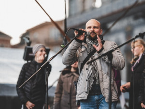 4DB50A08-5C15-4B63-B489-950C95E64E35