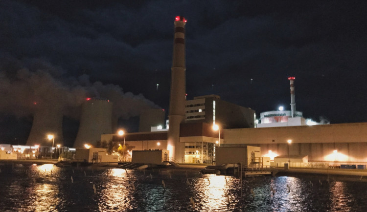 Kvůli požadavku ČEPS sníží Temelín před Vánoci výkon. Vyrábět elektřinu ale nepřestane