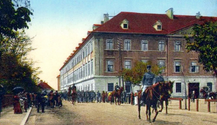 DRBNA HISTORIČKA: Mariánské kasárny chtělo město zbourat