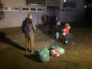 Ve Strakonicích hořel byt, vrtulník do nemocnice transportoval jednu zraněnou osobu