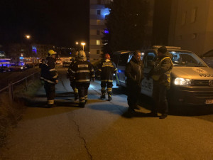 Ve Strakonicích hořel byt, vrtulník do nemocnice transportoval jednu zraněnou osobu