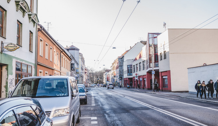 Nejhorší silnice v Budějcích? Podle lidí Rudolfovská, Kněžskodvorská a Oskara Nedbala
