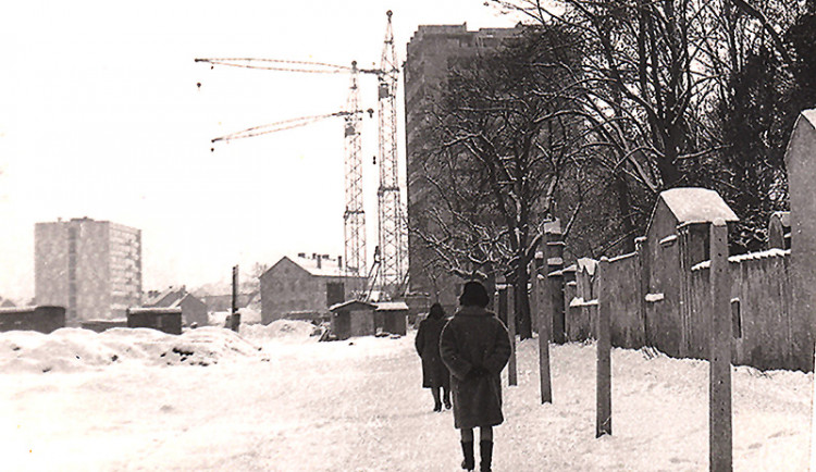 106 - u staroměstského hřbitova v r.1970zk3