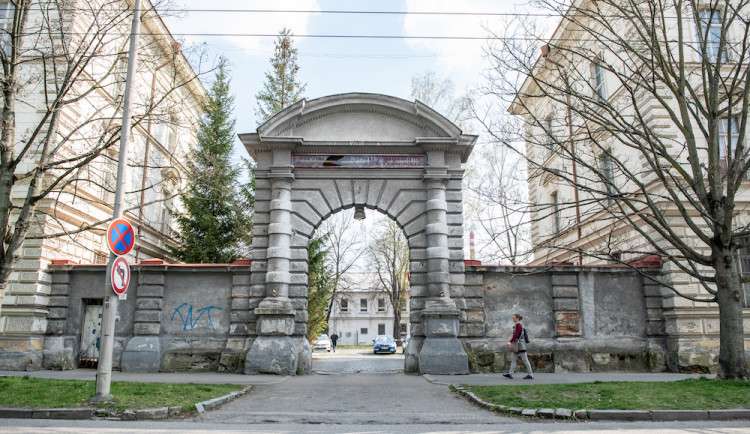 Město opraví část Žižkových kasáren. Areál chce zapsat do brownfieldů