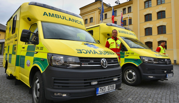 Potřebujete volat 155? Nepanikařte, odpovídejte na otázky a s operátory se nehádejte