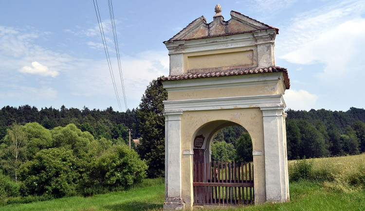 1024px-Římov,_12._zastavení_křížové_cesty