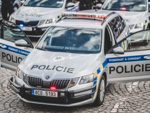 Jihočeští policisté mají nová auta, hlídky po předání hned vyrazily do terénu