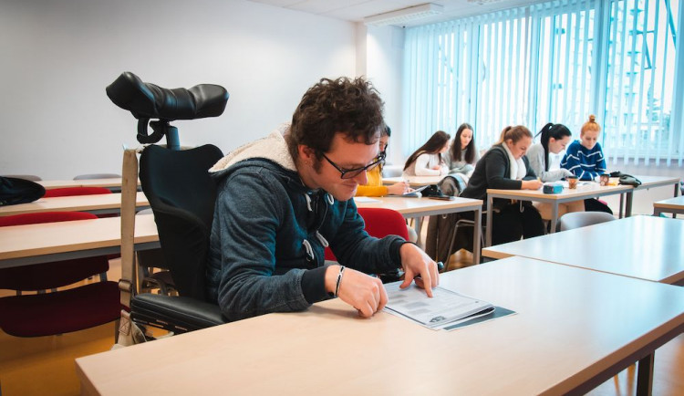 Francouzský student se zdravotním postižením si splnil svůj sen