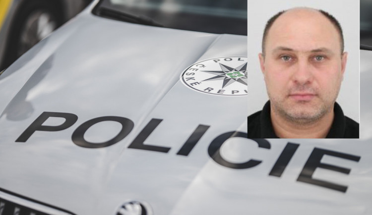 Policie vypátrala muže podezřelého z vraždy.