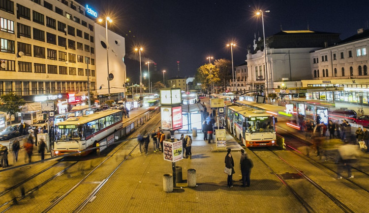 Dopravní podnik kvůli malé poptávce omezí noční rozjezdy