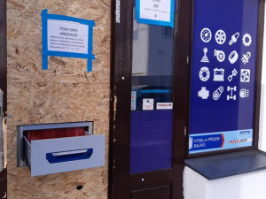 Improvizace obchodu s autodíly