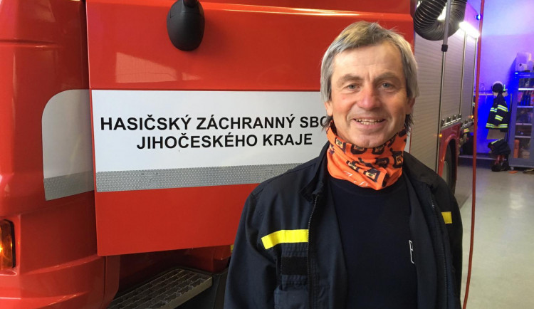 VIDEO: Poslední zahoukání pro Vladimíra Koláře, profesionální hasič sloužil v Budějcích téměř 40 let