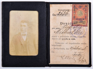 České Budějovice objektivem Milana Bindera a perem Martina Maršíka: květnatá mluva cyklistická