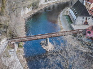 Místo turistů se ulicemi Krumlova prochází kachny. Jak vypadá turistická metropole bez lidí?