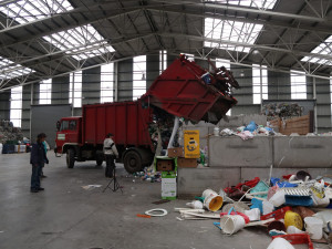 Vysypaný-odpad-vytřídit