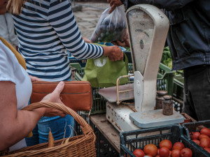 Farmářské trhy se na Piaristické náměstí vrátí už příští týden
