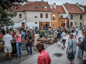 Farmářské trhy se na Piaristické náměstí vrátí už příští týden