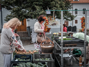 Farmářské trhy se na Piaristické náměstí vrátí už příští týden