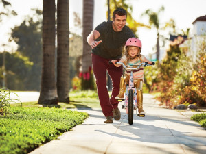 Jaro láká cyklisty. Jízda na kole baví i děti