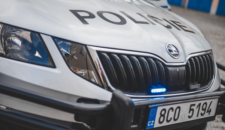 Policisté včera řešili vážnou dopravní nehodu na Písecku, zásah komplikoval agresivní řidič