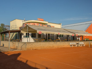 Tenisový klub LTC Tonstav-service České Budějovice hlásí: Venkovní kurty jsou v provozu