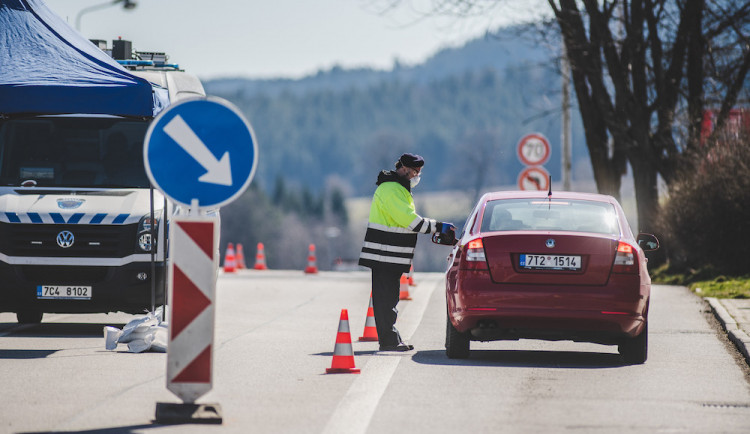 V pátek končí zákaz volného pohybu, bude možné jet za hranice