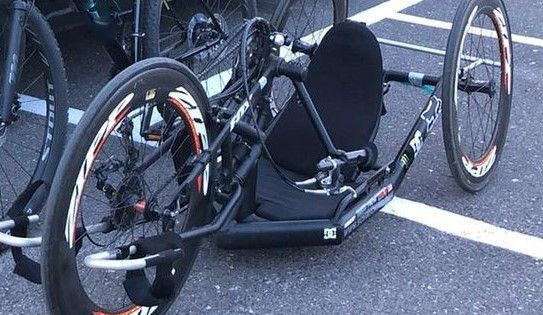VIDEO: Někdo okradl Petra o speciální kolo pro hendikepované. Zloději je k ničemu, v Česku ho neprodá