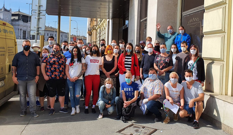 Dobrovolníci rozvezli brněnským seniorům dvacet tisíc obědů. Odměnou jim byl hlavně vděk a úsměvy, nyní se vrací ke své běžné práci