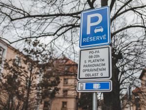 Modré zóny začnou ve městě fungovat znovu od května