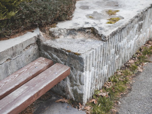 Okolí sportovní haly projde revitalizací, vznikne i místo pro grilování