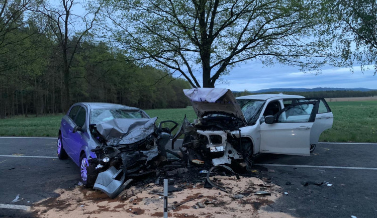 U Němčic došlo k vážné dopravní nehodě. Dvě děti jsou v kritickém stavu