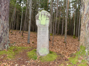 České Budějovice objektivem Milana Bindera a perem Martina Maršíka: Vraždu mečíře připomíná smírčí kámen