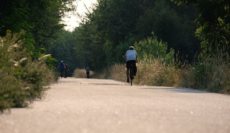 Vltavská cyklostezka vyjde na 1,2 miliardy korun. Většinu nákladů zaplatí stát