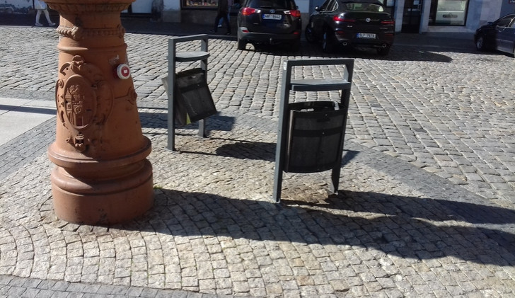 Nové koše v centru i na sídlištích. Město se pustilo do obměny