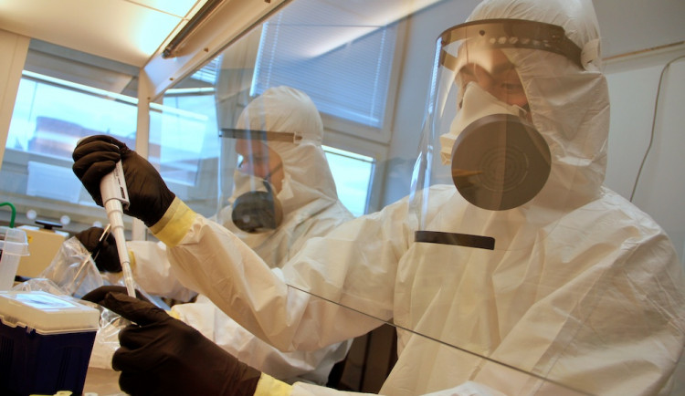 Biologické centrum zvyšuje testovací kapacity o 50 procent, zvládne 150 testů na koronavir denně