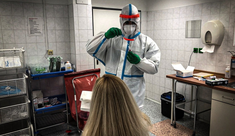 Strakoničtí vojáci otestovali téměř dva tisíce lidí na koronavir