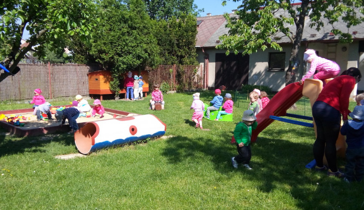 Pokud vybíráte pro své dítě ideální školku, nebo jesličky, navštivte DC Mláďátka