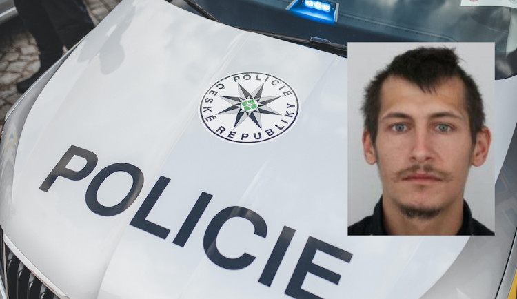 Policie pátrá po Petru Galacsovi. Jeho havarované auto byla nalazeno u Majdaleny